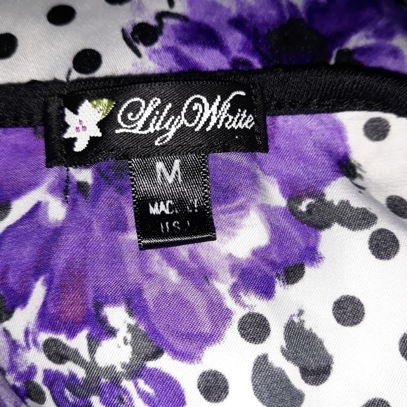 Lilly white razor back floral tank top size medium A-45 5/$25 - Picture 4 of 4